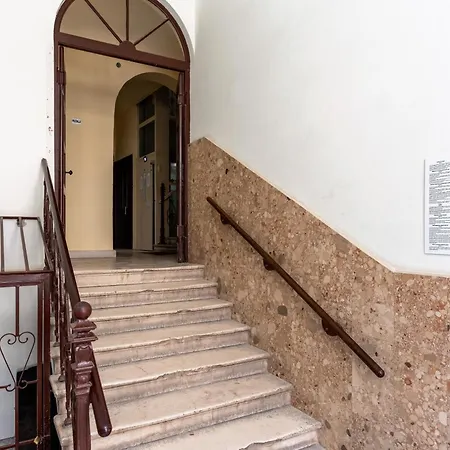 Mariva 1-3 Apartmán *